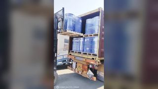 Moment załadunku dla zagranicznego zamówienia handlowego tioglikolanu potasu